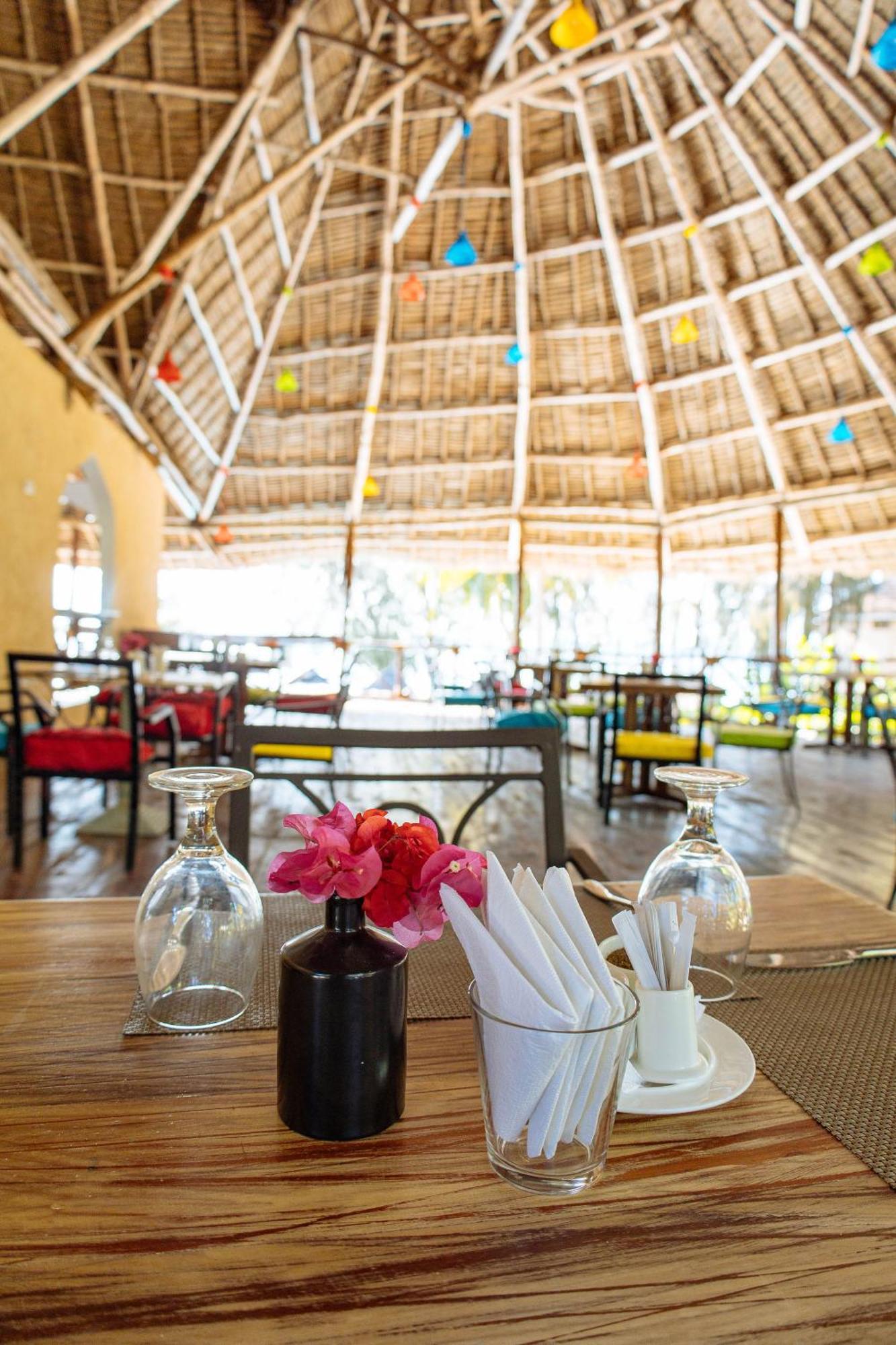 Sansi Kae Beach Resort Michamvi Kae Luaran gambar